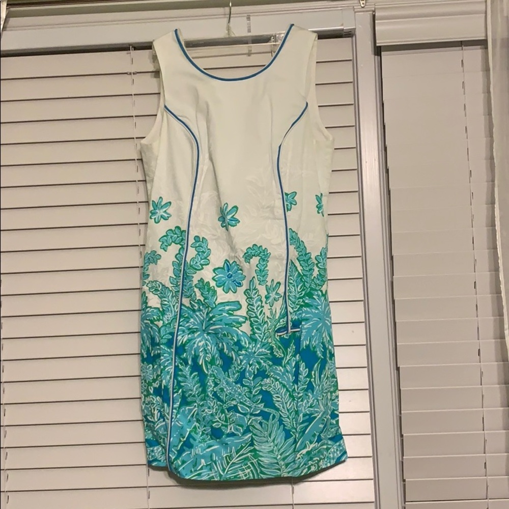 Lilly Pulitzer Size 8 lightly worn